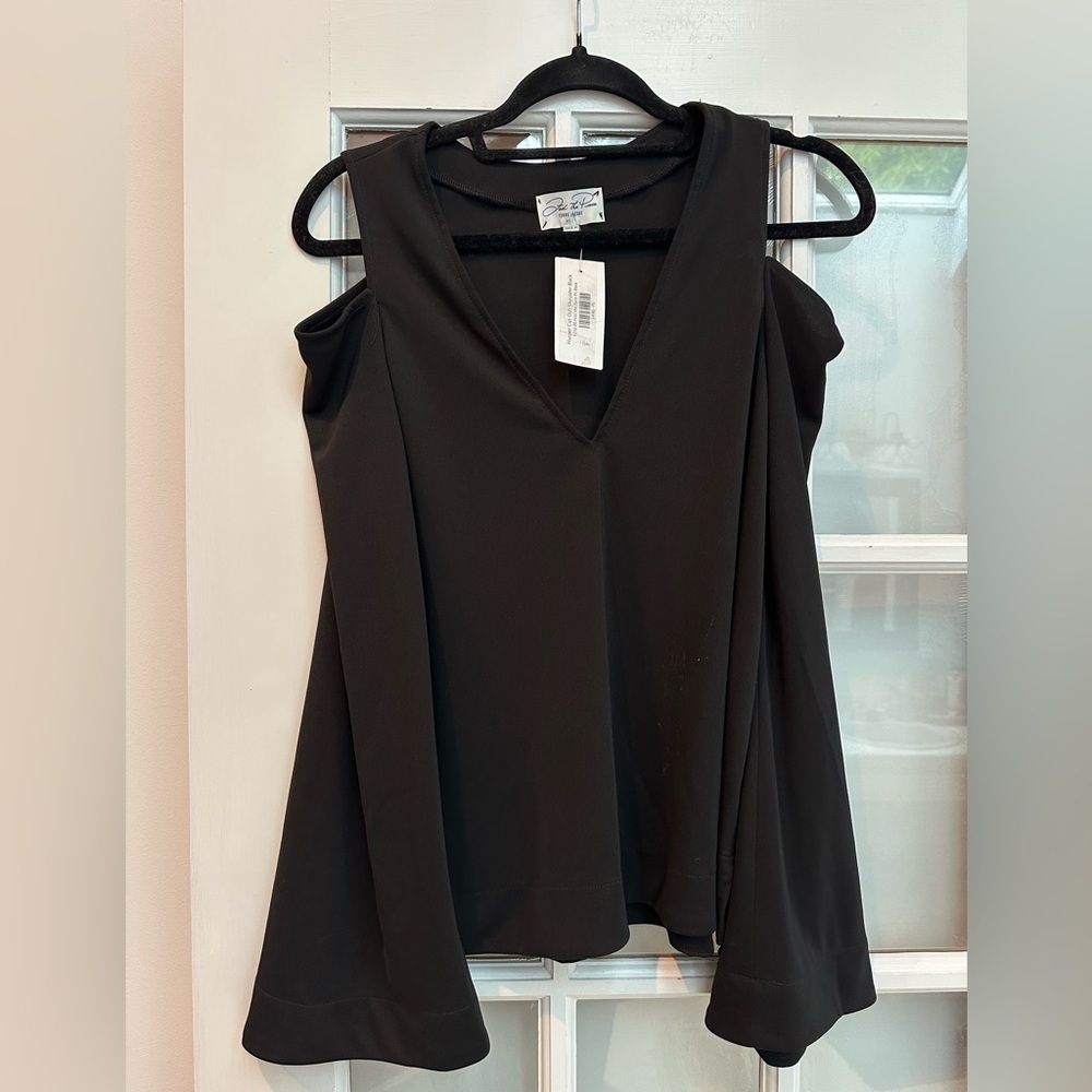 Feel the Piece Terre Jacobs Harper V-Neck Cold Shoulder Top Size XS / Sm NWT